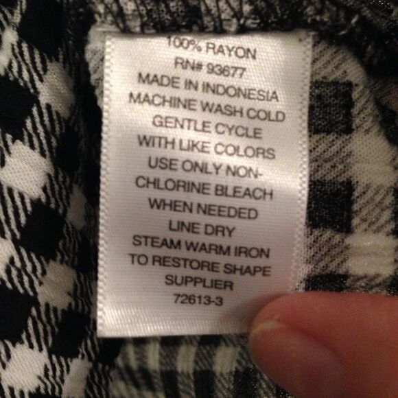 A.N.A checkered sleeveless blouse  - Picture 5 of 5